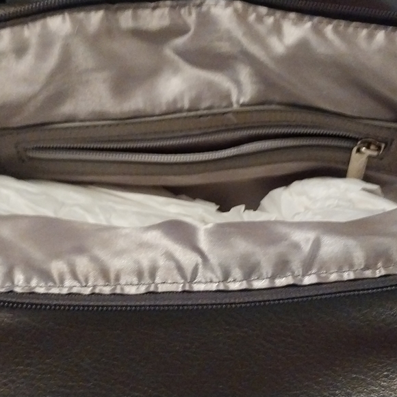 Hobo style two tone metallic bag like new - Picture 4 of 4